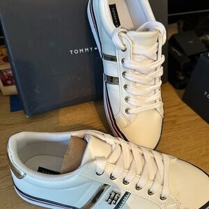 Tommy Hilfiger Size 7 1/2 women sneakers. Brand new with box. Synthetic leather.